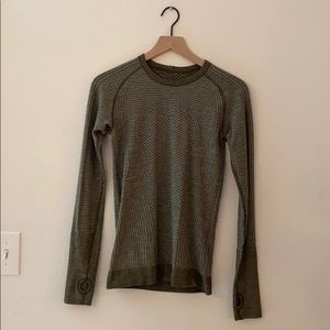 Lululemon long sleeved crew